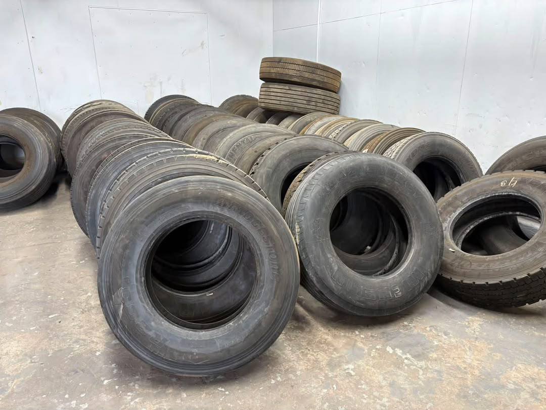 photo_5251633581895918302_y Fairly Used Truck Tires Grade A/B Casing & Tread Grade - Image 1